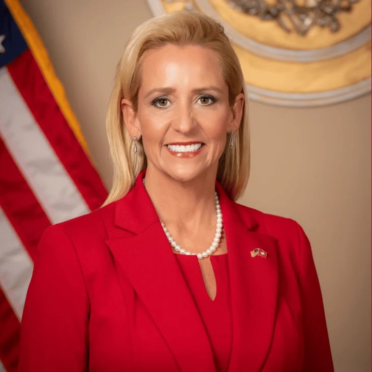 Portrait of Leslie Rutledge